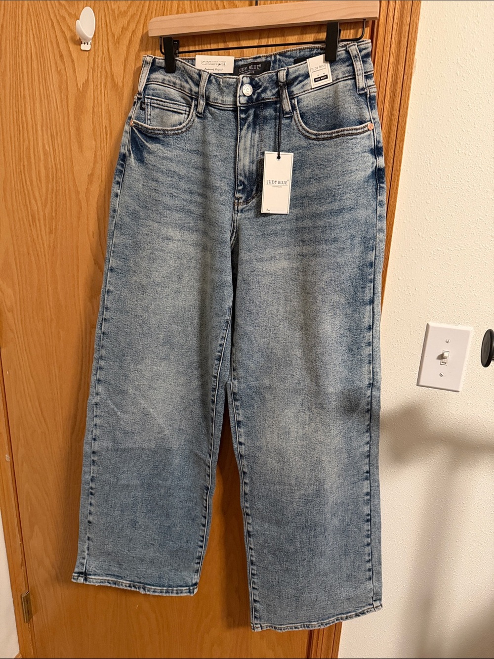 Judy Blue Faded Light Blue baggy Straight Jeans